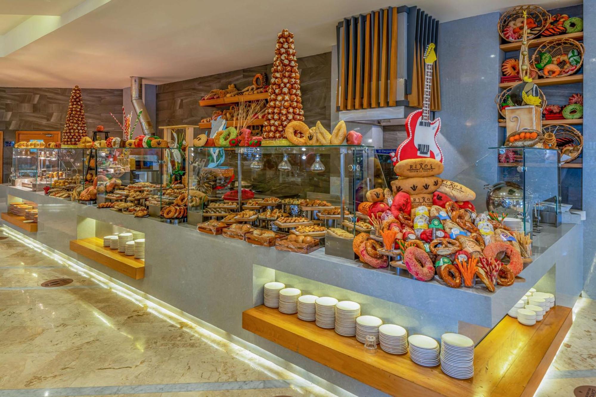 Rixos Sharm El Sheikh - Adults Only 18 Plus - Free Jennifer Lopez Concert Access July 4Th Esterno foto The buffet at the hotel